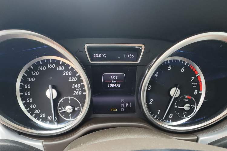Used Mercedes-Benz M-Class 2014 ML 320 4MATIC Instrument Cluster