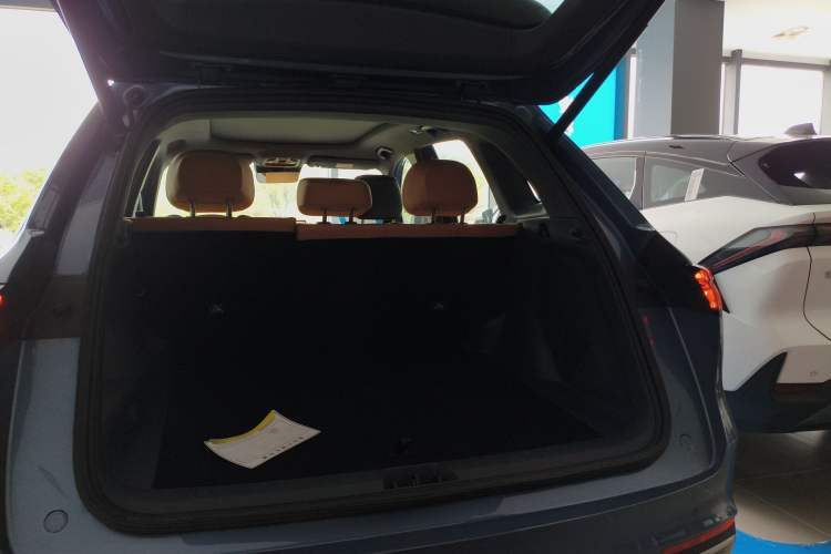 Used Geely Galaxy Xingjian 7 EM-i 2025 120km Flagship Edition Trunk