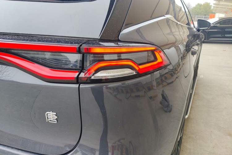 Used BYD Tang New Energy 2023 DM-i Champion Edition 112KM Prestige Model Exterior 3