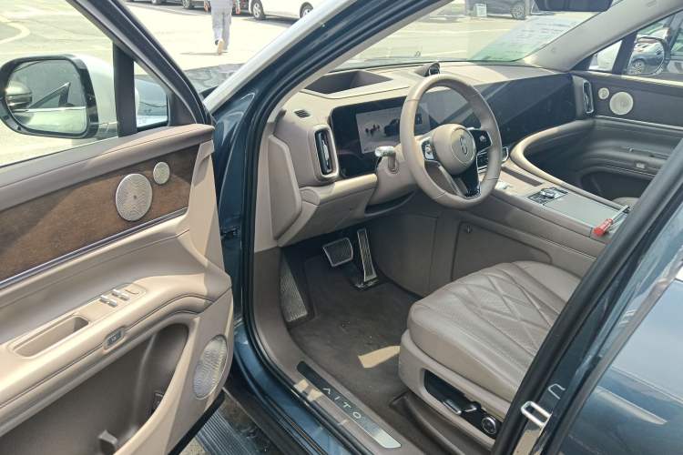 Used Hima AITO M9 2024 Range-Extended Ultra Version 52 kWh 5-Seater Model Driver Seat