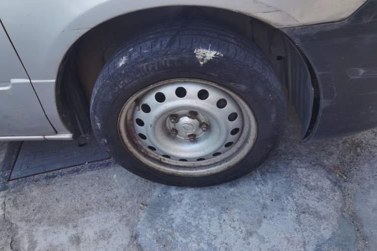 Used Dongfeng Shuaike 2011 1.6L Manual Commercial 5-Seater