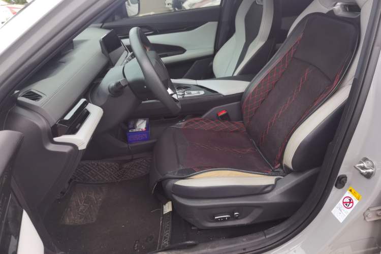 Used CHANGAN UNI-V iDD 2024 Blue Whale Smart Electric iDD 136km ZhiKu Model