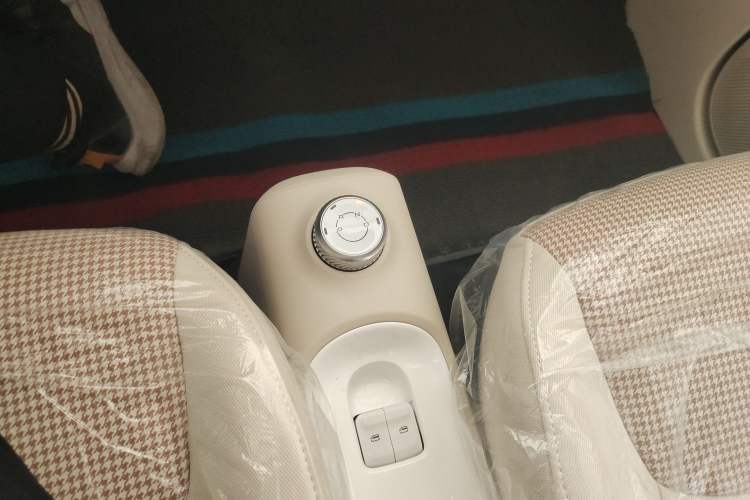 Used Wuling Hongguang MINIEV 2024 3rd Generation 215km Youth Edition Gear Lever