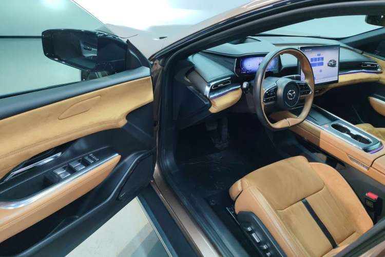 Used Mazda EZ-6 2024 Range-Extended 200 Luxury Edition