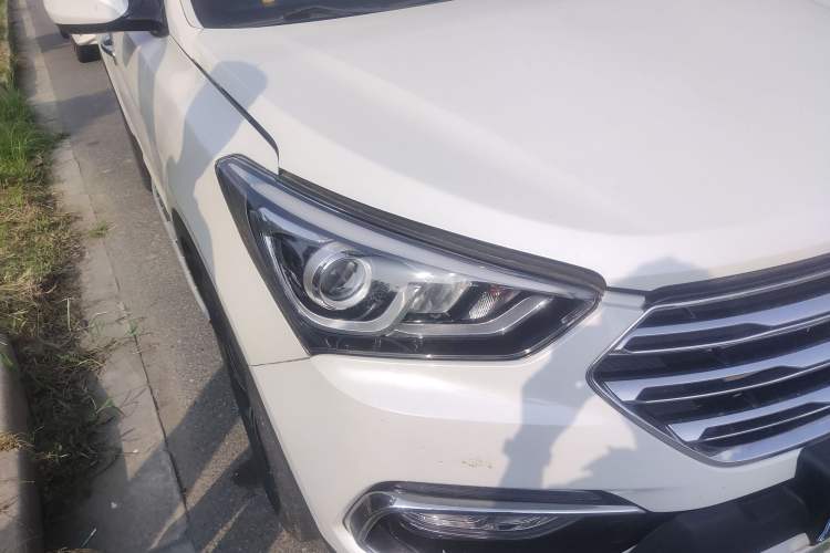 Used Hyundai Santa Fe 2017 2.0T Automatic Two-Wheel Drive Smart Version 7 Seats
