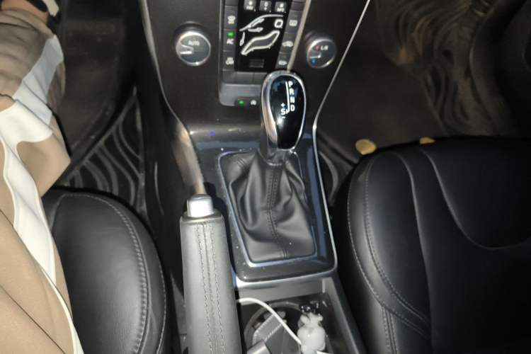 Used Volvo V40 2019 T3 Zhiyi Edition
