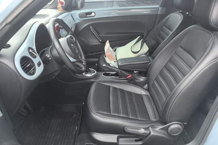 Used Volkswagen Beetle 2015 180TSI model Left Front Seat