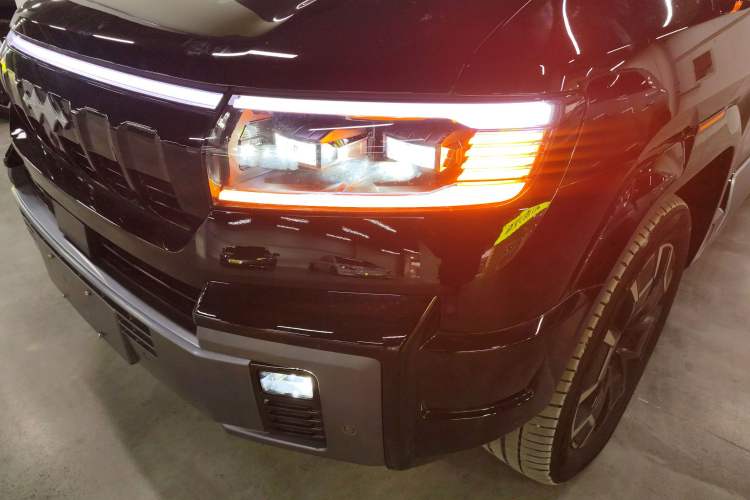 Used Formula Leopard Leopard 8 2025 Smart & Brave Flagship Edition 7 Seats