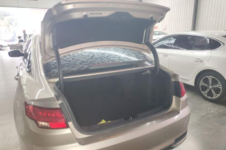 Used Geely Auto Emgrand GL 2019 1.4T CVT Elite Smart Edition Trunk