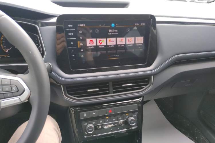 Used Volkswagen Tharu 2025 NewRui 300TSI Prestige Edition Audio And AC Panel