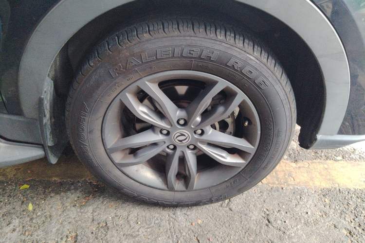 Used Dongfeng Fengon 580 2020 1.5T CVT Luxury Edition Right Front Wheel Hub