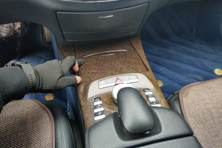 Used Mercedes-Benz S-Class 2010 S 300 L Business Model Gear Lever