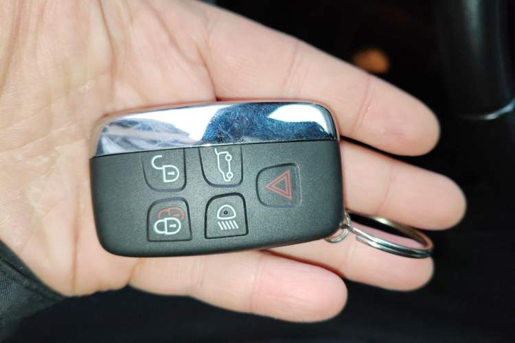 Used Land Rover Discovery Sport 2018 240 PS SE Version