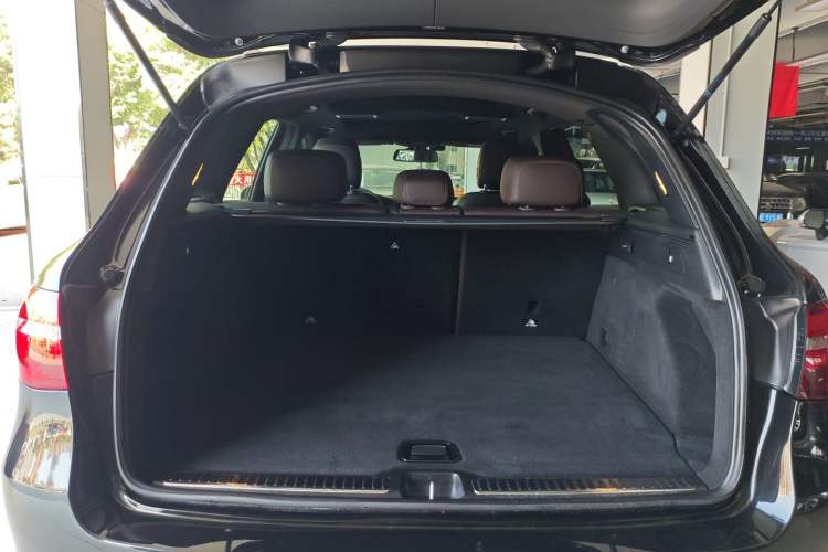 Used Mercedes-Benz GLC 2019 GLC 260 L 4MATIC Dynamic Model
