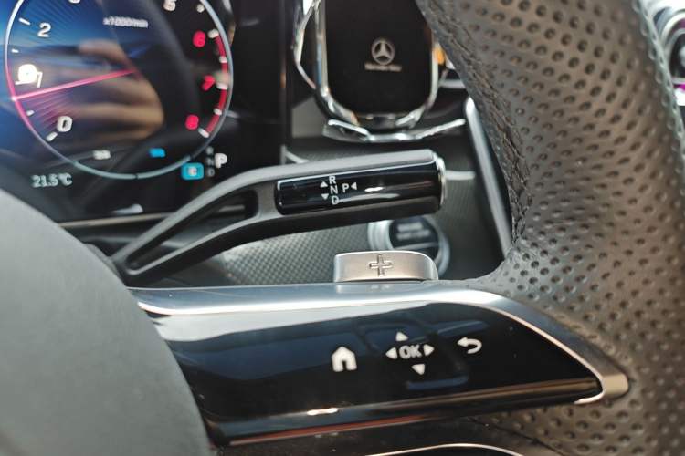 Used Mercedes-Benz C-Class 2025 Facelift C 260 L Sport Edition Gear Lever