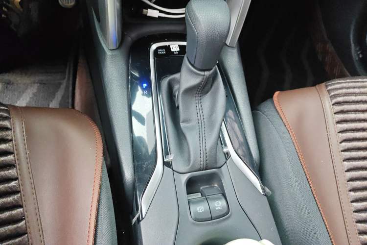 Used Toyota Corolla Cross 2024 2.0L Smart Electric Hybrid Dual-Engine Pioneer Edition