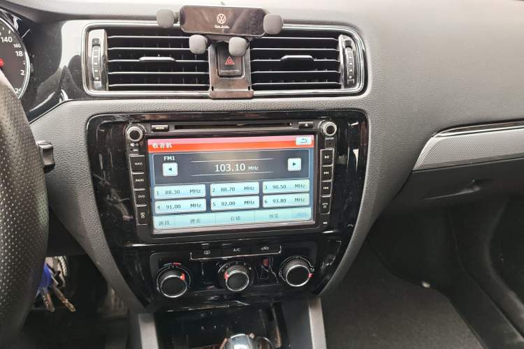 Used Volkswagen Sagitar 2015 1.6L Automatic Comfort Model