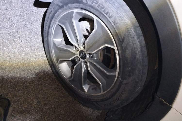 Used Hyundai Grand SantaFe 2013 3.0L 7-Seater Four-Wheel-Drive Comfort Edition
