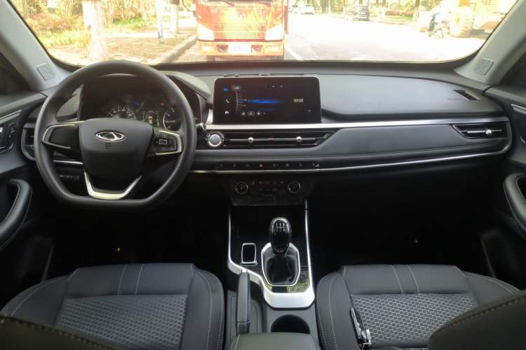 Used Chery Tiggo 5x 2020 1.5L Manual Urban Edition Center Console