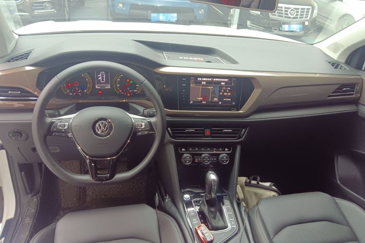 Used Volkswagen Tharu 2020 280TSI Two-Wheel Drive Luxury Plus Version China VI Standard Center Console