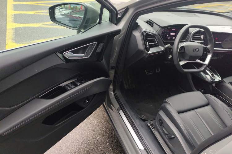 Used Audi Q4 e-tron 2024 40 e-tron Boundary Edition Driver Seat