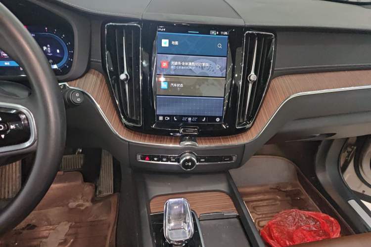 Used Volvo XC60 2023 B5 4x4 Smart Luxury Edition