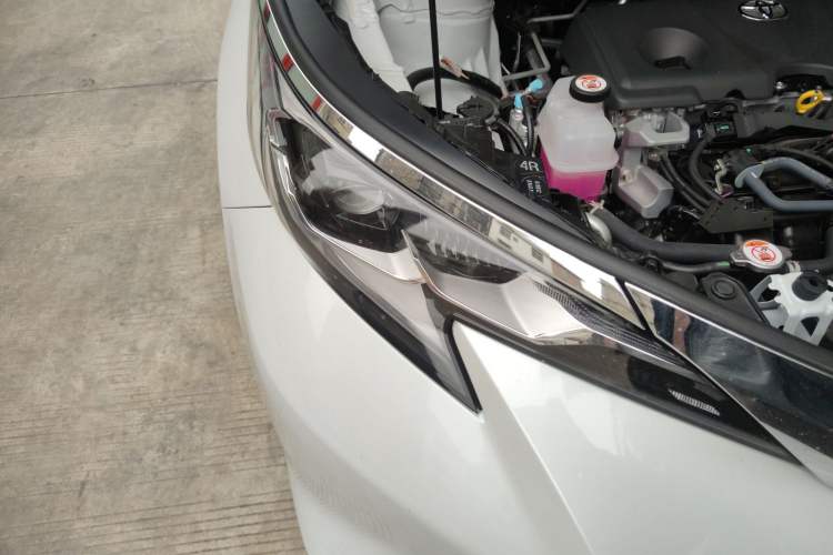 Used Toyota Sienna 2026 Model 2.5L Dual-Engine Two-Wheel-Drive Comfort Edition