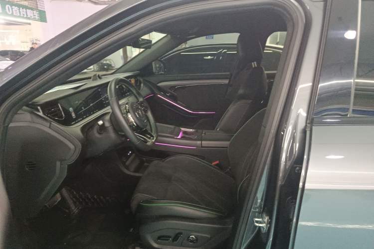 Used VOYAH FREE 2025 318 318 km Rear-Drive Touring Edition