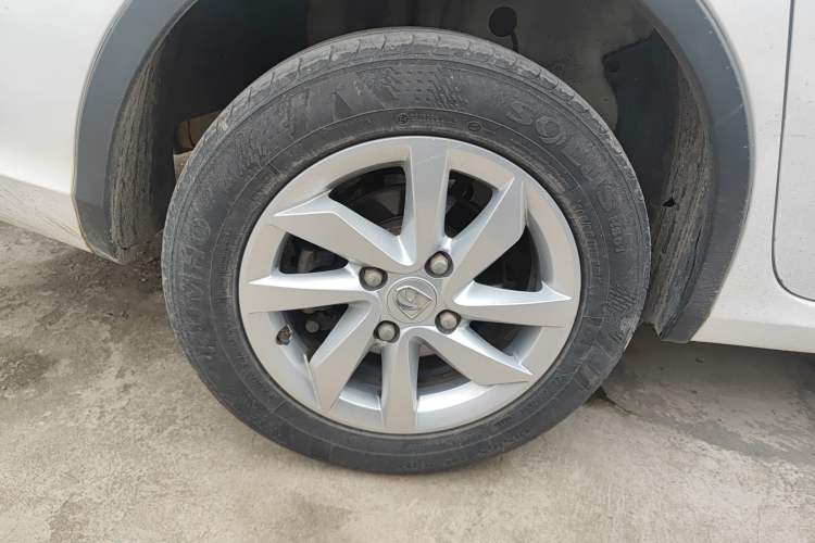 Used Baojun 310W 2017 1.5L Manual Fashion Model China V