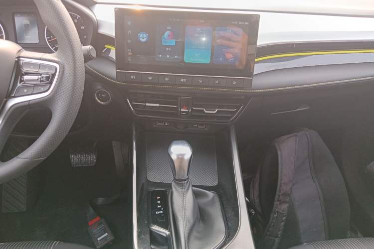 Used Roewe i5 2021 1.5L CVT Platinum Edition
