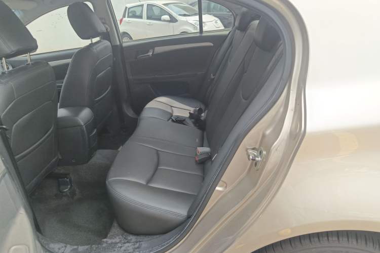 Used Roewe 350 2015 1.5L Automatic Luxury Sunroof Edition
