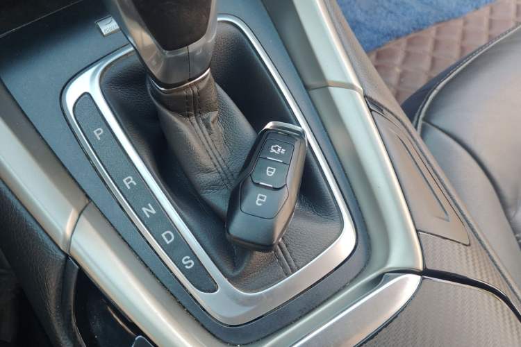 Used Ford Mondeo 2013 2.0L GTDi 200 Luxury Model