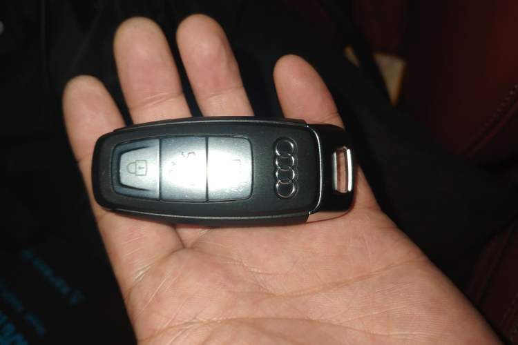 Used Audi A7L 2024 45 TFSI quattro Black Warrior Edition Vehicle Key