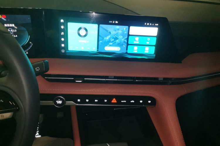 Used Changan CS75 PLUS 2025 Model, 3rd Generation Champion Edition 1.5T Jinghang Version
