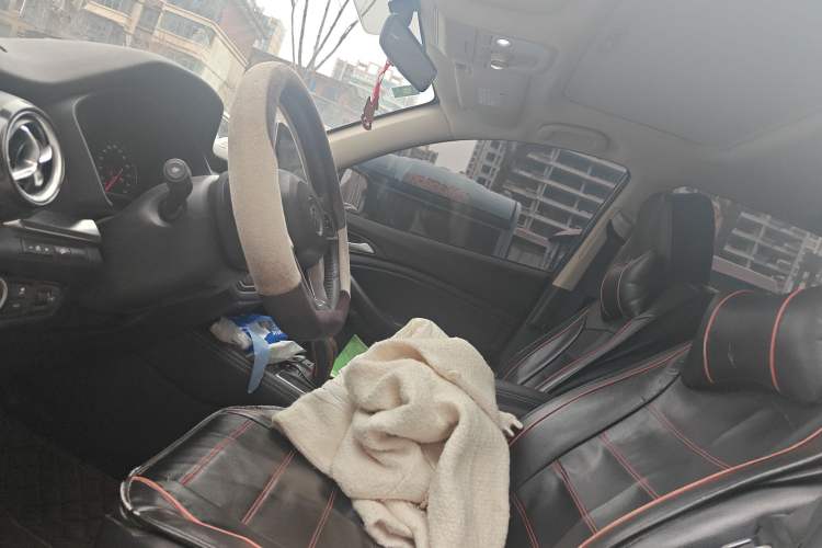 Used BYD Song 2020 Classic Edition 1.5T Automatic Elite Model Left Front Seat