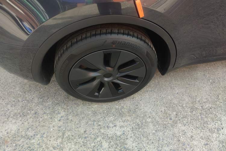 Used Tesla Model Y 2024 Long-Range All-Wheel-Drive Version
