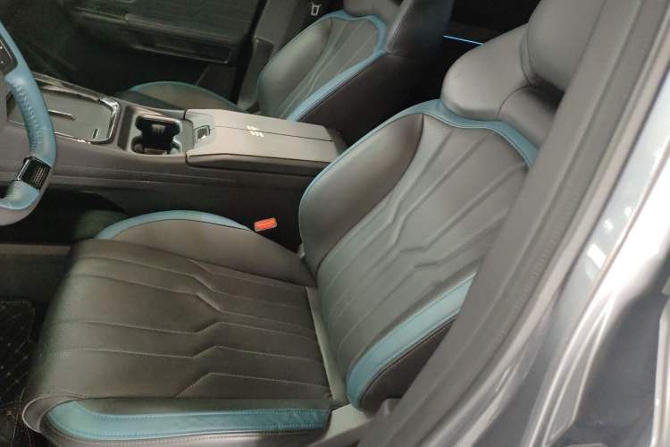 Used JETOUR Shanhai L6 2024 1.5TD DHT MAX
