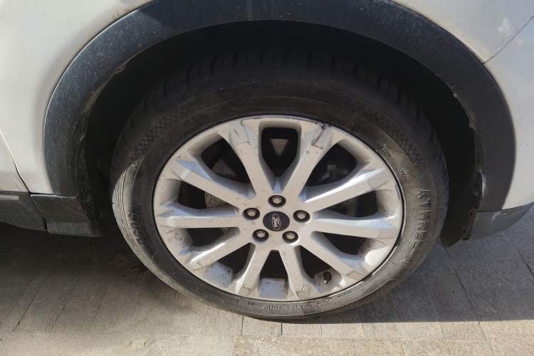 Used Ford Kuga 2013 2.0L GTDi Four-Wheel-Drive Elite Model Right Front Wheel Hub