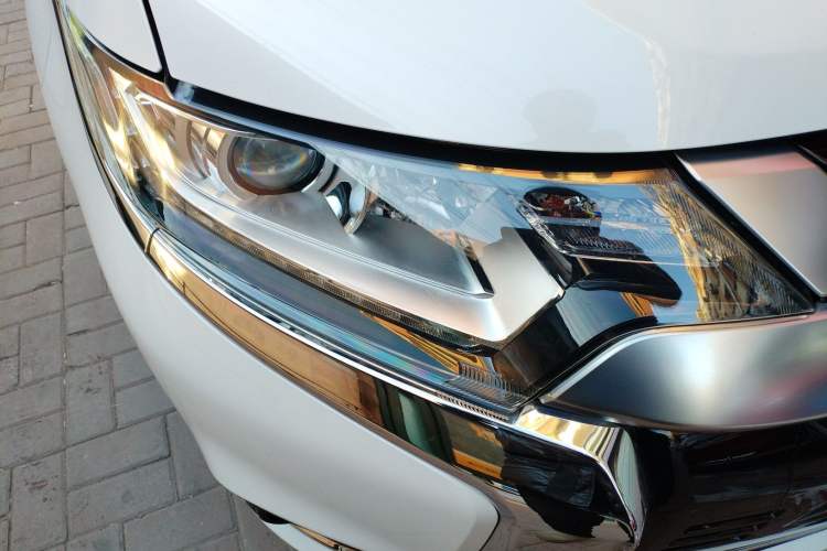 Used Mitsubishi Outlander 2021 2.0L Two-Wheel Drive Comfort Edition 7 Seats