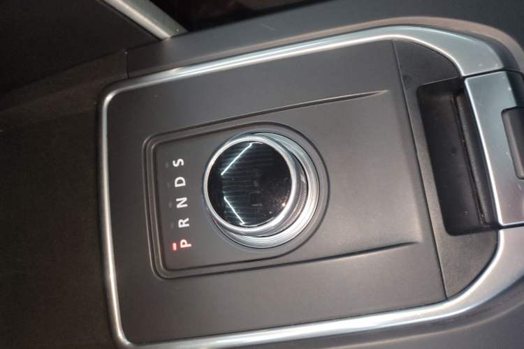 Used Land Rover Discovery Sport 2015 2.0T HSE LUXURY Gear Lever