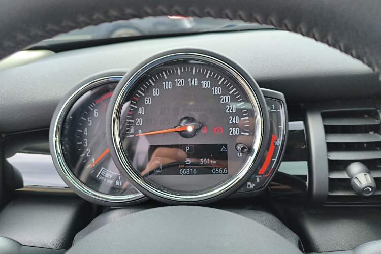 Used MINI 2019 1.5T COOPER Classic Edition Five-Door Version Instrument Cluster