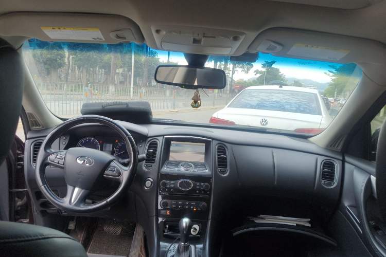 Used Infiniti QX50 2015 2.5L Comfort Edition