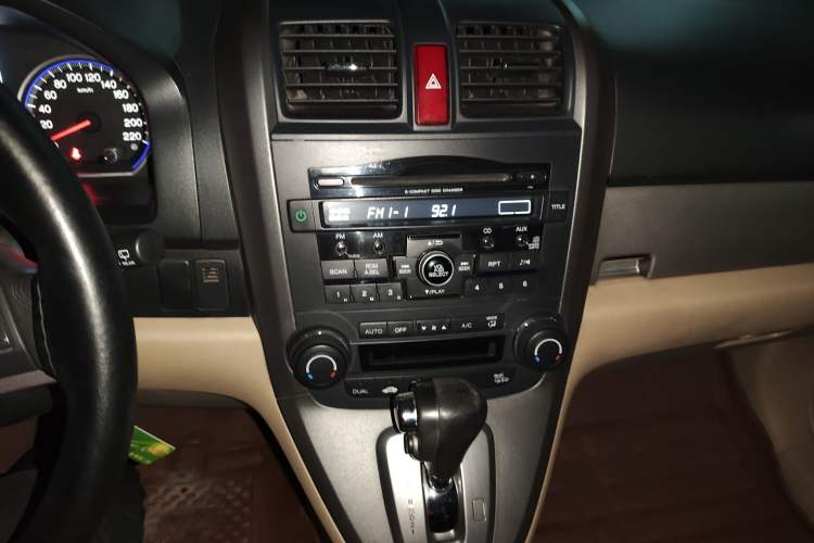 Used Honda CR-V 2010 2.4L automatic four-wheel drive luxury version Audio And AC Panel