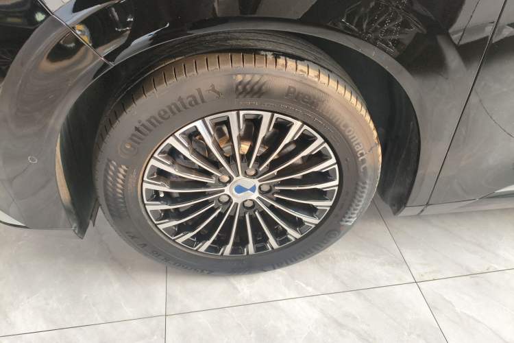 Used Denza D9 2024 DM-i 980 Four-Wheel Drive Flagship Model