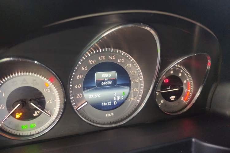 Used Mercedes-Benz GLK-Class 2013 GLK 300 4MATIC Dynamic Sunroof Model