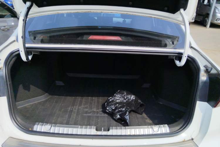 Used Geely Auto Emgrand 2023 4th Generation Champion Edition 1.5L CVT Luxury Model
