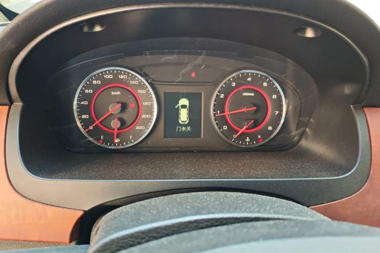 Used SAIC MAXUS G10 2016 2.0T Automatic Elite Edition Instrument Cluster