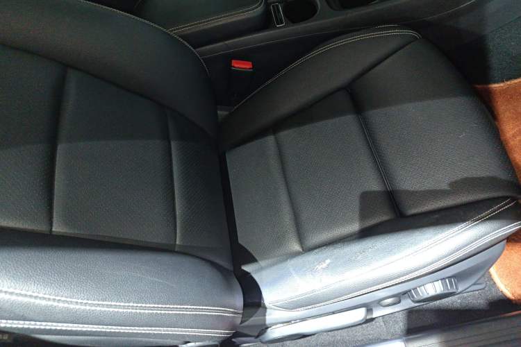 Used Mercedes-Benz GLA 2016 GLA 200 Fashion Model Right Front Seat