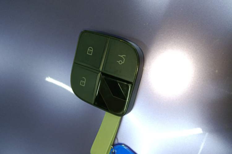 Used Lynk & Co 08 EM-P 2023 120km Long-Range Halo
