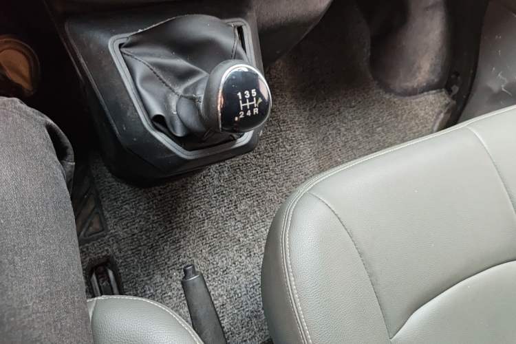 Used JMC Transit 2017 2.8T Commercial Version Short Wheelbase Mid-Roof 6/7/8-Seater JX493
